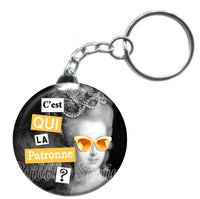 Porte-clés badge C'est qui la patronne -Réf PC872