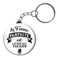 Porte-clés badge La femme parfaite est Verseau-Réf PC885