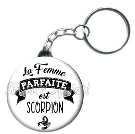 Porte-clés badge La femme parfaite est Scorpion-Réf PC892