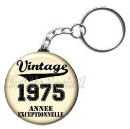 Porte-clés badge Vintage date 1975 -Réf PC947